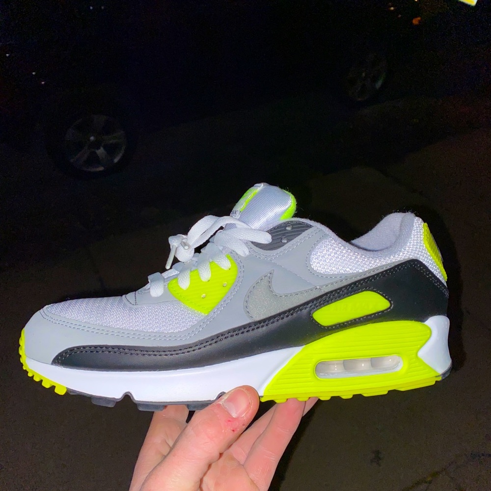 Men’s Nike Air Max 90- Volt